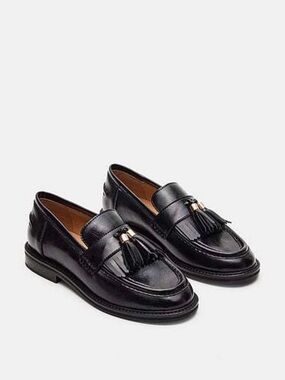 Steve Madden Black Leather Tassel Radcliff Penny Loafers with Gold Accents
